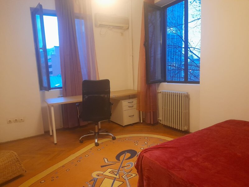 Piata Victoriei, ultracentral, garsoniera inchiriere,